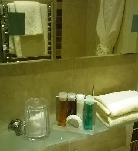 Albany House 4* Penrith