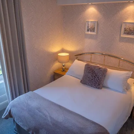 Albany House 4* ペンリス